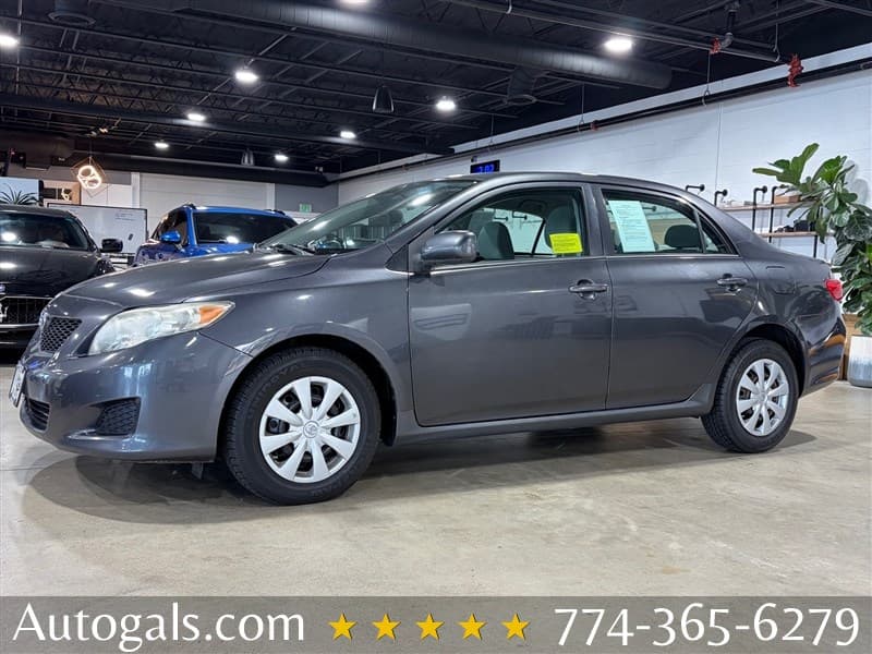 2010 Toyota Corolla LE photo 1