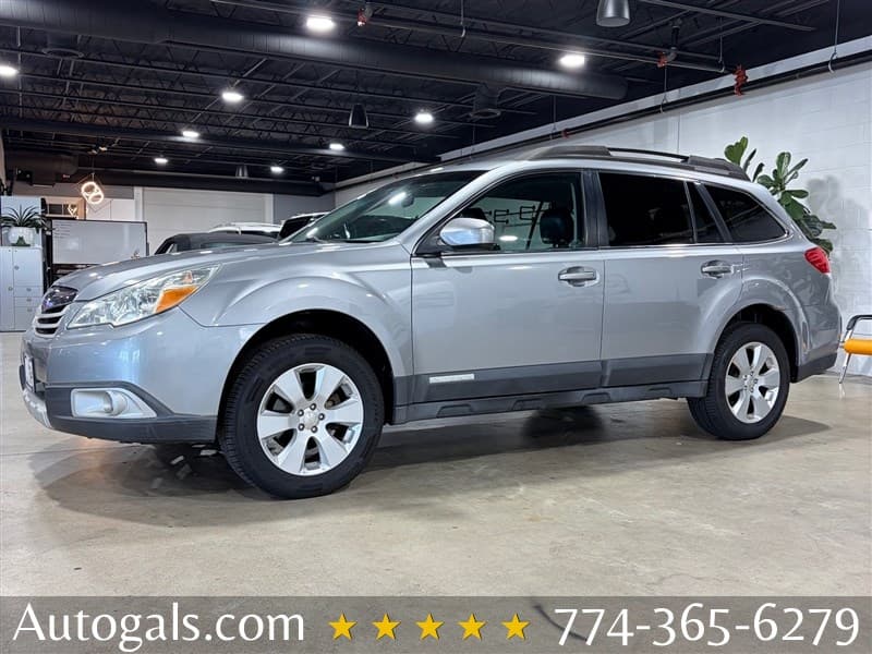 2011 Subaru Outback 2.5I Limited photo 1