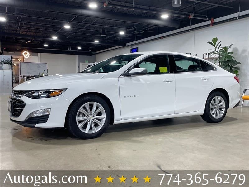 2024 Chevrolet Malibu LT photo 1
