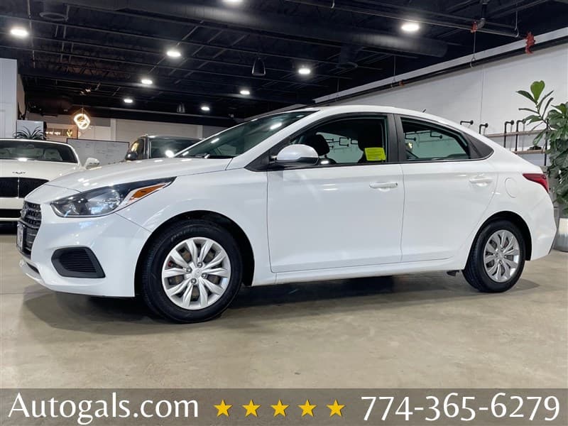 2021 Hyundai Accent SE photo 1