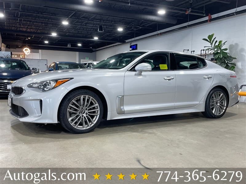 2018 Kia Stinger photo 1