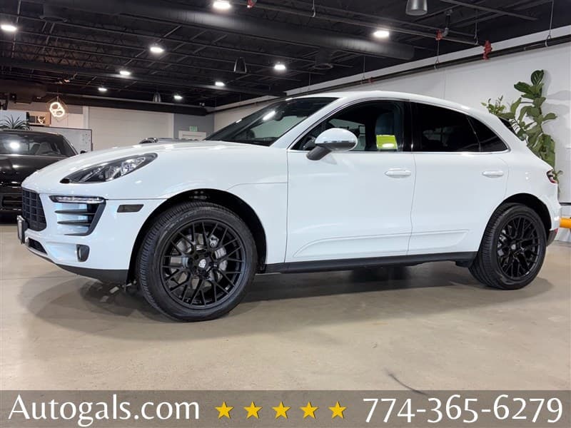 2015 Porsche Macan S photo 1