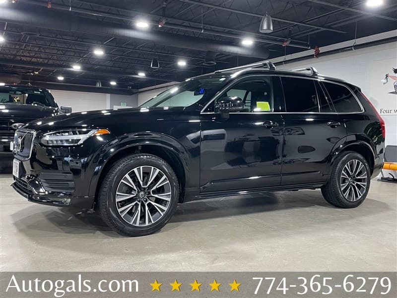 2022 Volvo XC90 T6 Momentum photo 1
